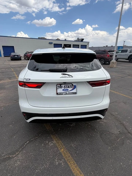 2024 Jaguar F-Pace - Image 7 of 11