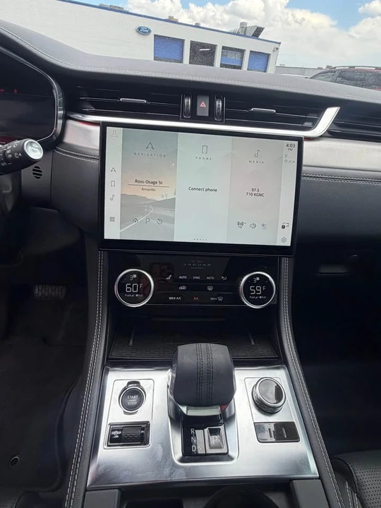 2024 Jaguar F-Pace - Image 4 of 11