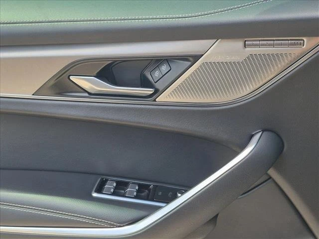 2024 Jaguar F-Pace - Image 3 of 8