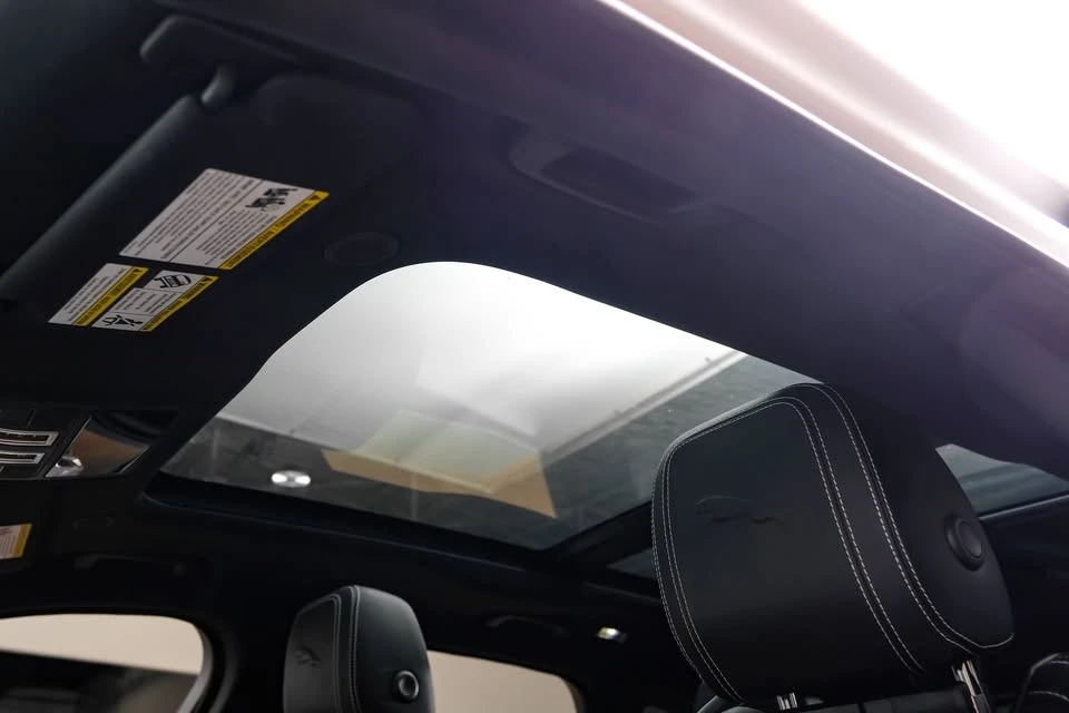 2024 Jaguar F-Pace - Image 8 of 20