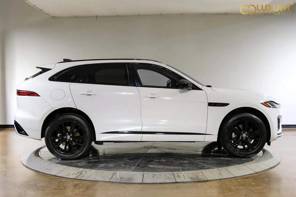 2024 Jaguar F-Pace - Image 15 of 20