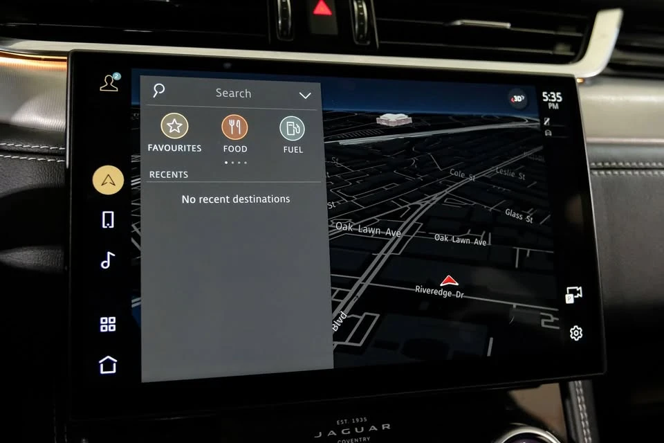 2024 Jaguar F-Pace - Image 16 of 20