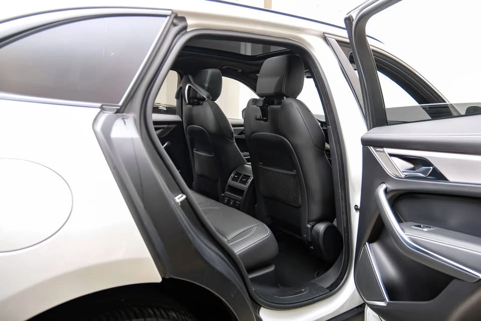 2024 Jaguar F-Pace - Image 19 of 20