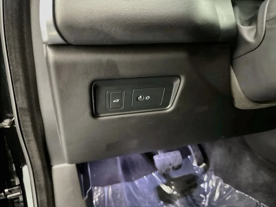 2024 Jaguar F-Pace - Image 10 of 19