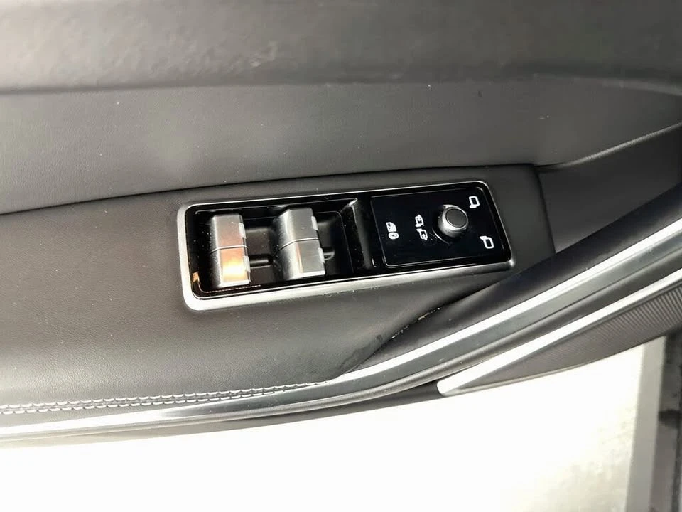 2024 Jaguar F-Pace - Image 17 of 19
