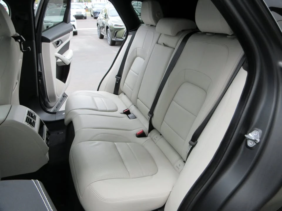2024 Jaguar F-Pace - Image 9 of 9