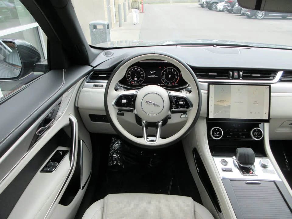2024 Jaguar F-Pace - Image 7 of 9