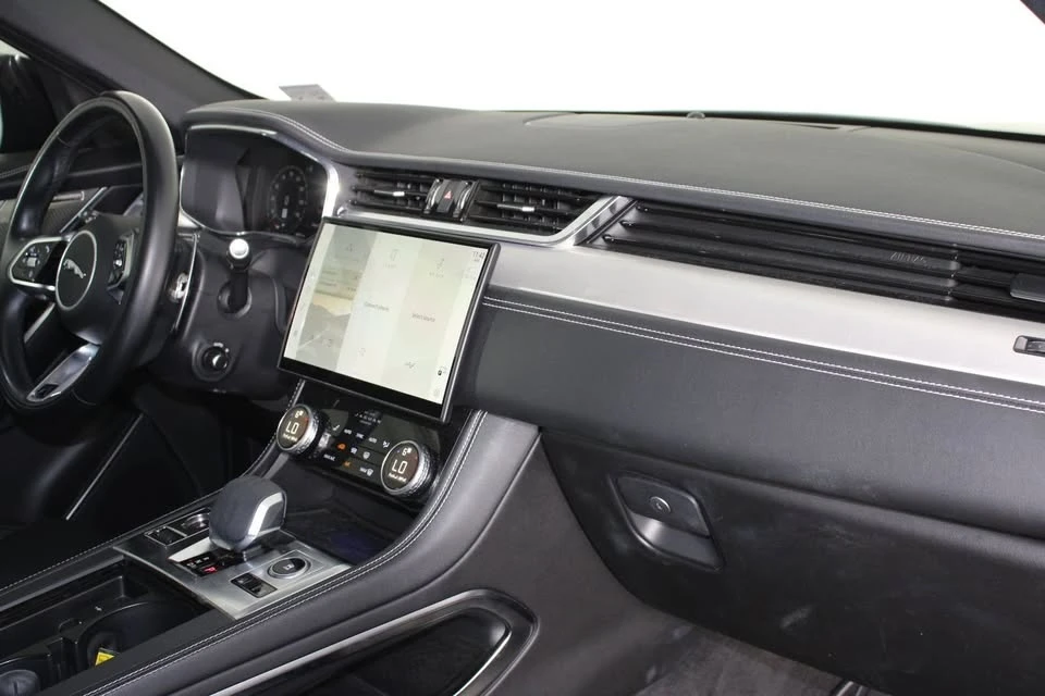 2024 Jaguar F-Pace - Image 12 of 13