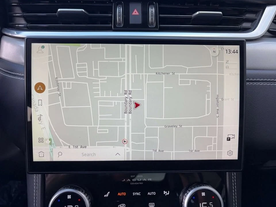 2024 Jaguar F-Pace - Image 11 of 18