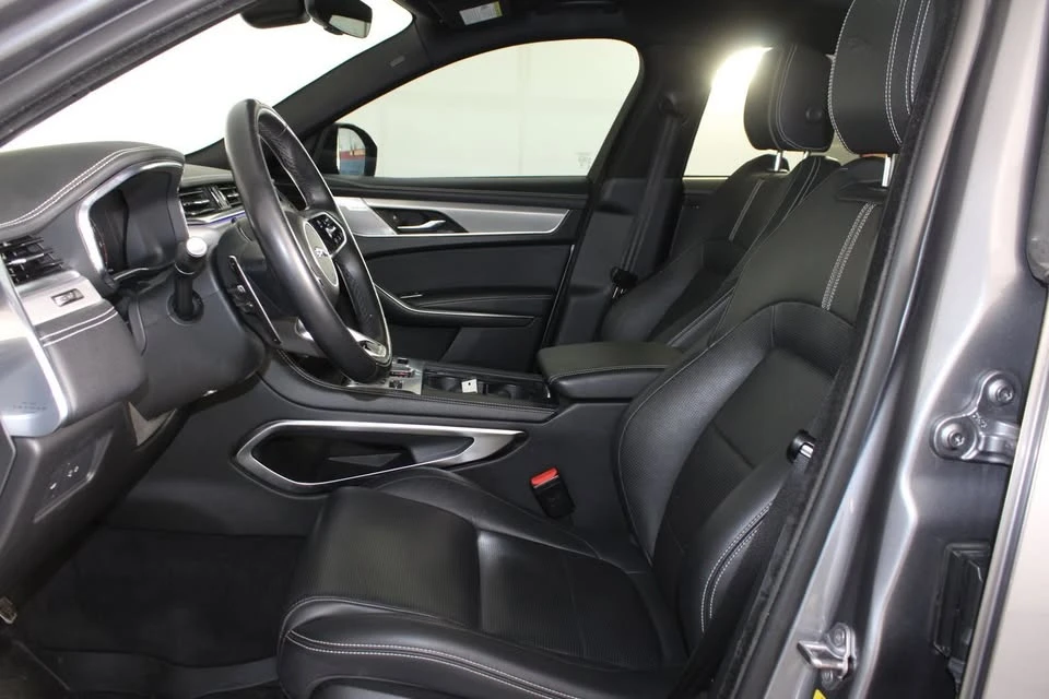 2024 Jaguar F-Pace - Image 10 of 13