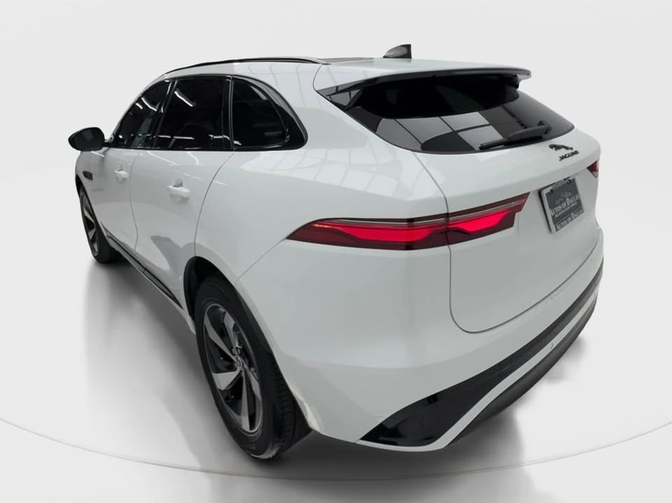 2024 Jaguar F-Pace - Image 9 of 18