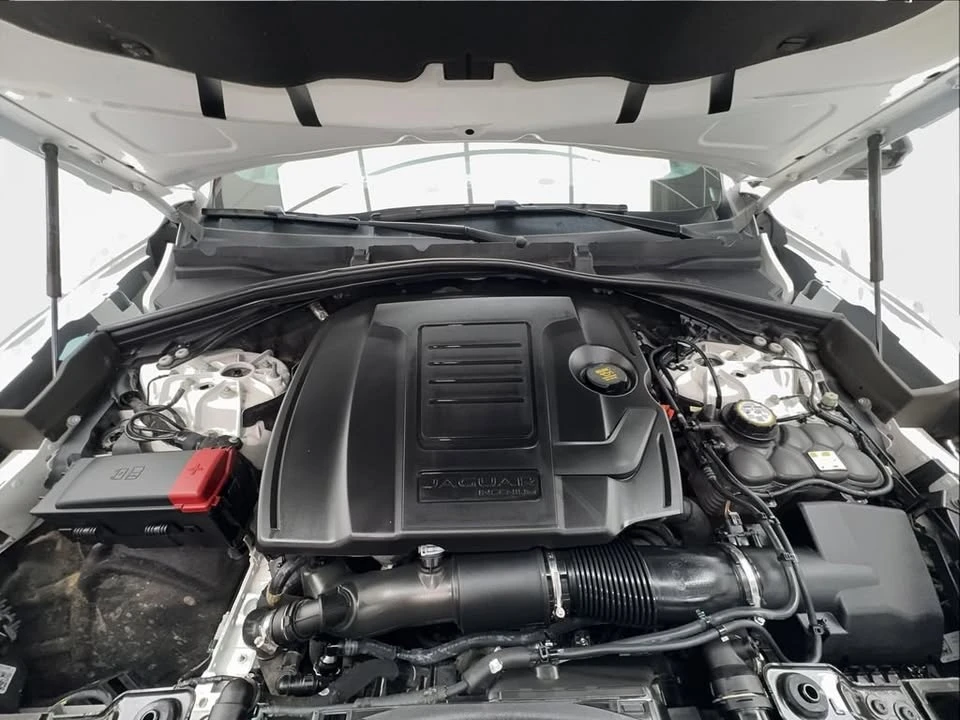 2024 Jaguar F-Pace - Image 16 of 18