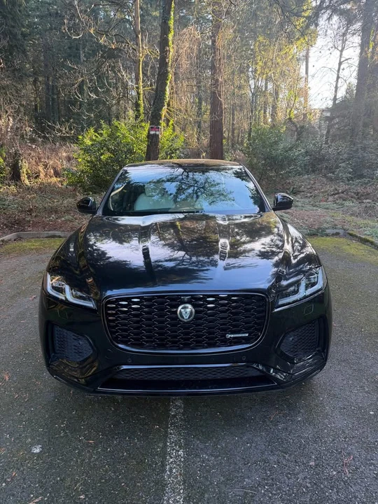 2024 Jaguar F-Pace - Image 2 of 17