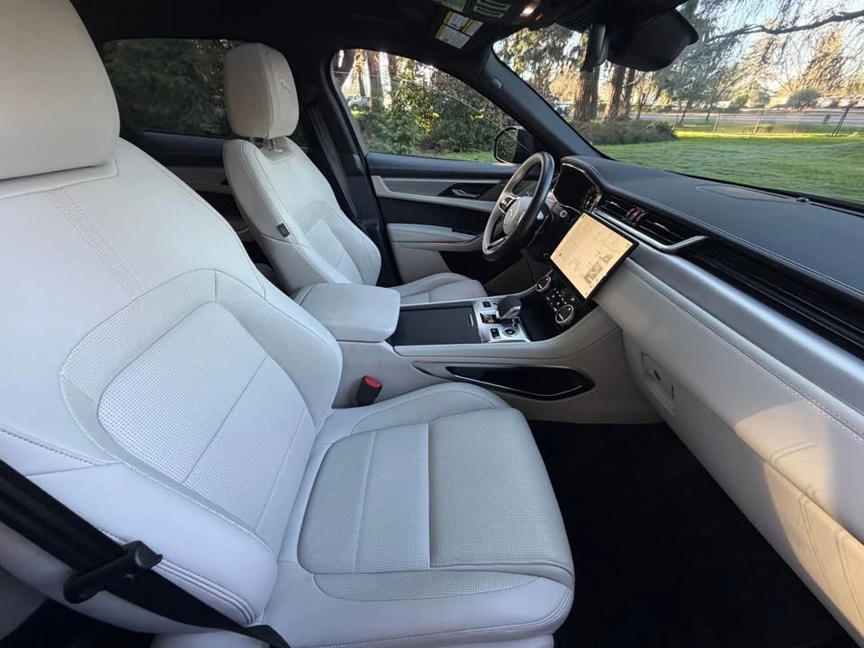 2024 Jaguar F-Pace - Image 8 of 17