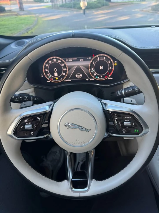 2024 Jaguar F-Pace - Image 12 of 17
