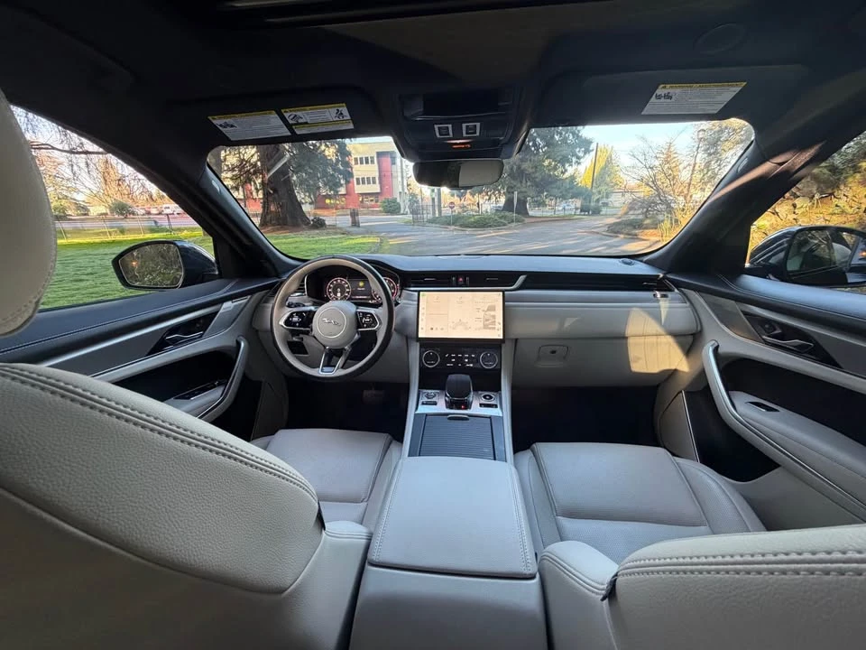 2024 Jaguar F-Pace - Image 7 of 17