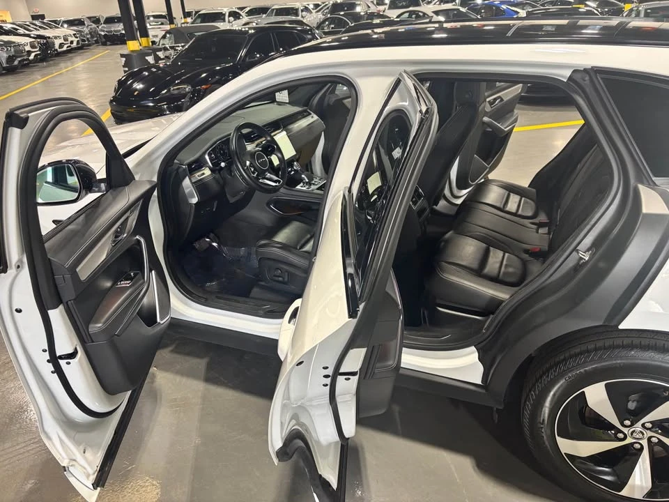 2024 Jaguar F-Pace - Image 9 of 11