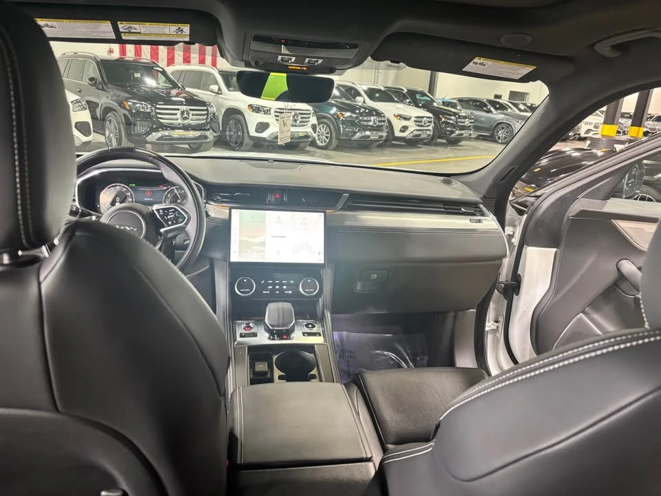 2024 Jaguar F-Pace - Image 10 of 11