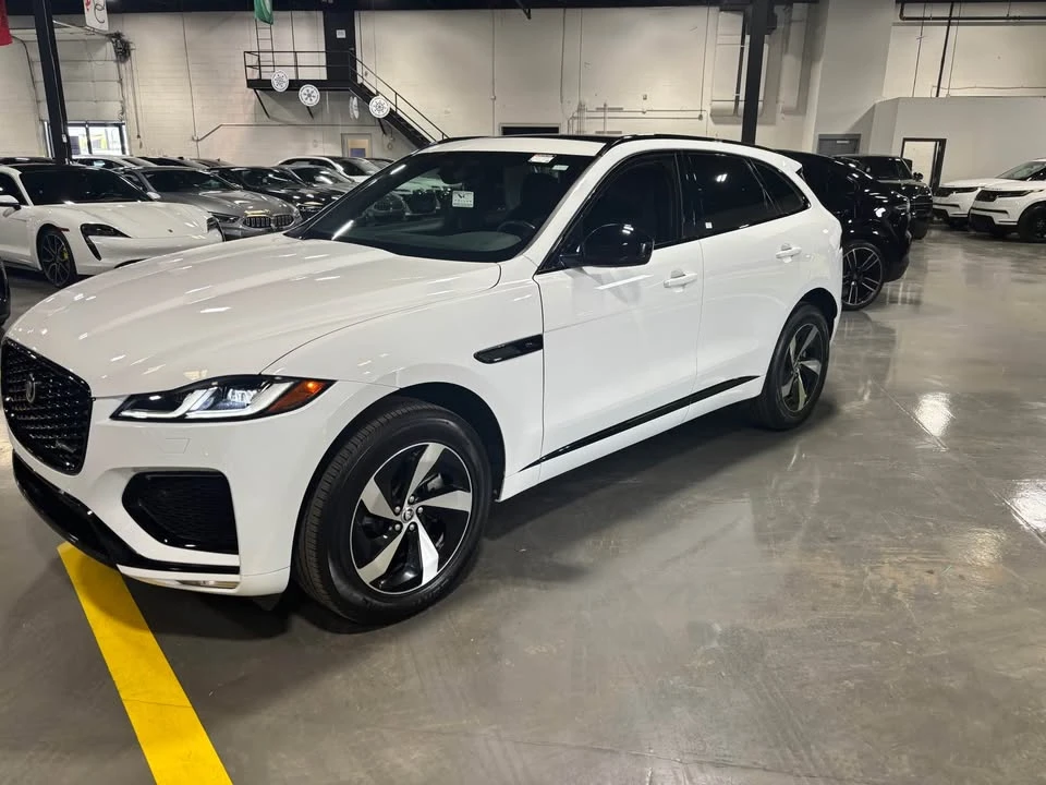 2024 Jaguar F-Pace - Image 2 of 11