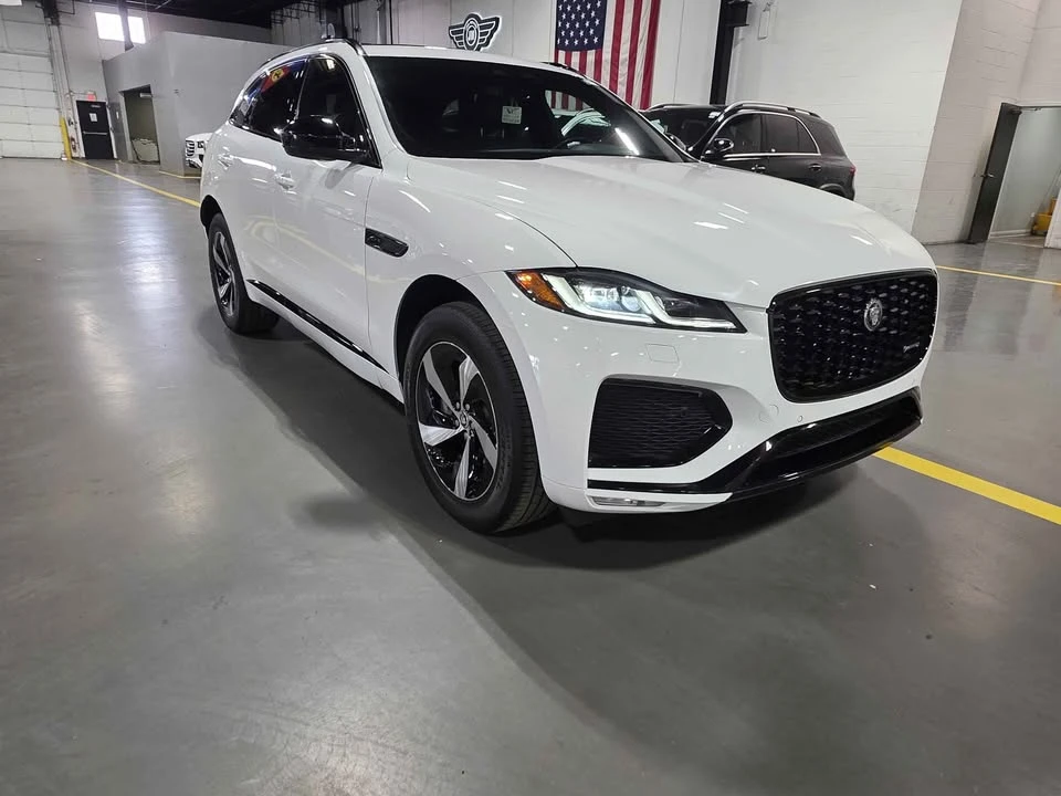 2024 Jaguar F-Pace - Image 3 of 12