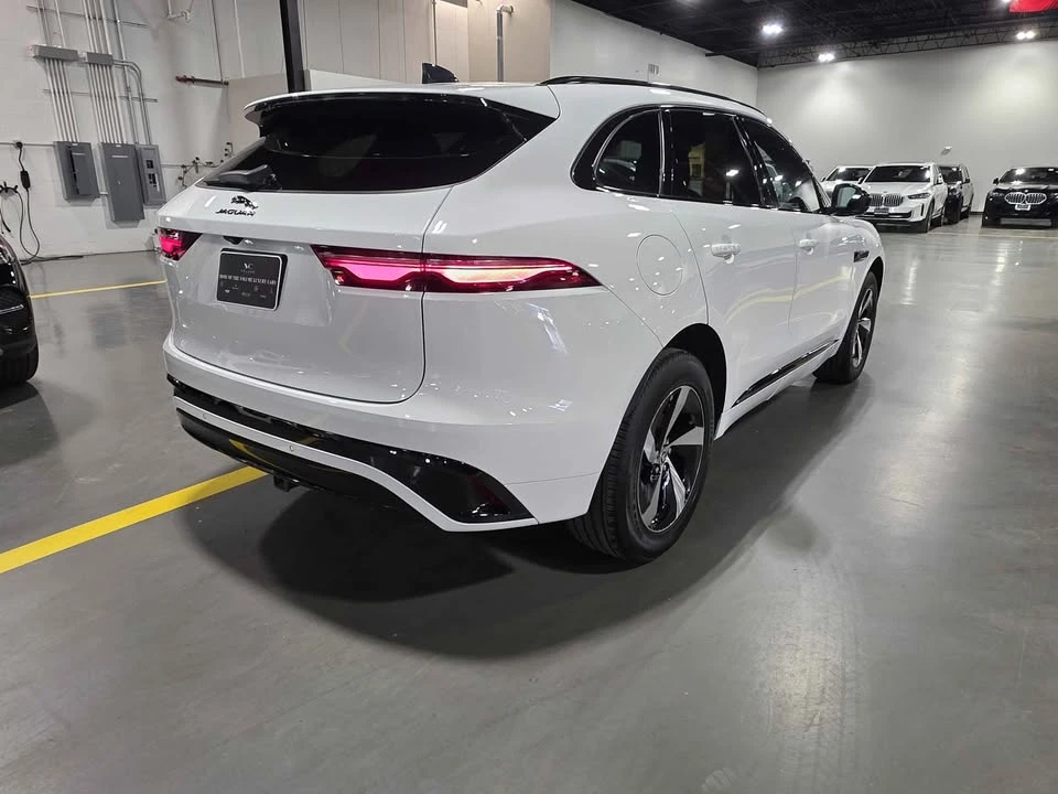 2024 Jaguar F-Pace - Image 5 of 12