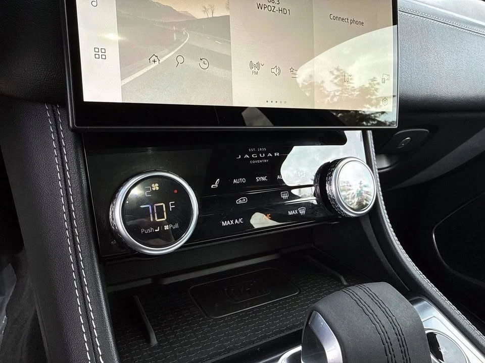 2024 Jaguar F-Pace - Image 18 of 20