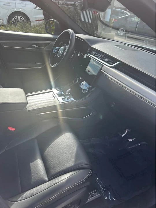 2024 Jaguar F-Pace - Image 2 of 9