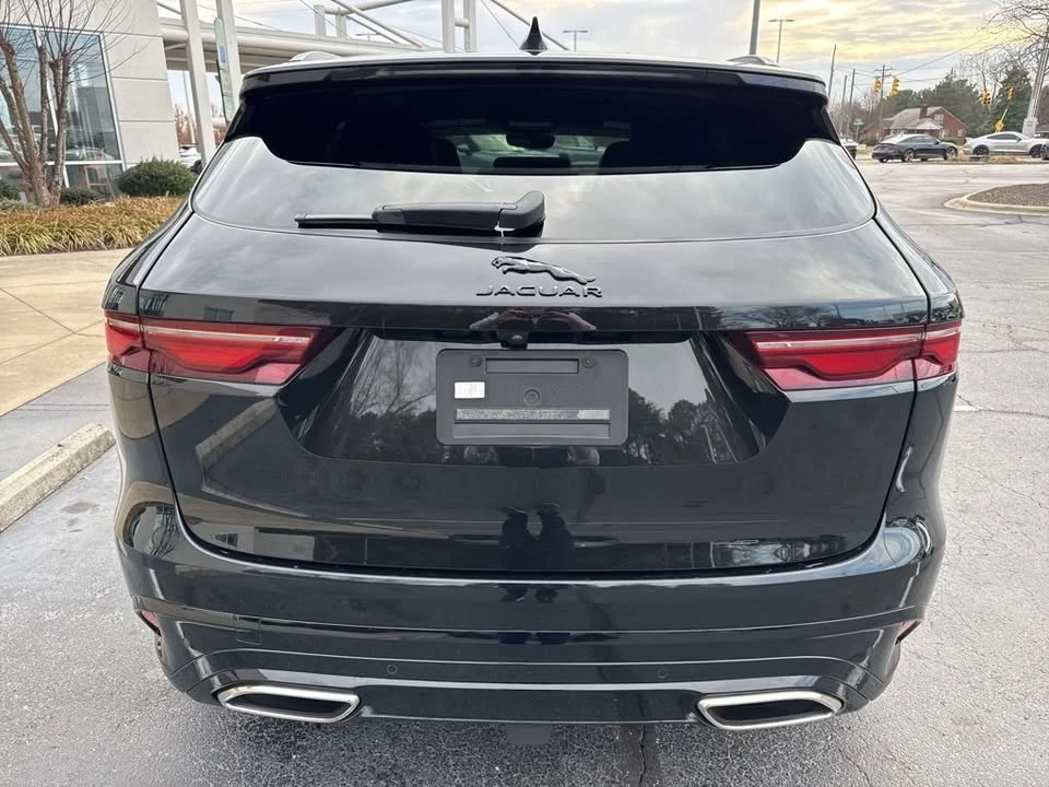 2024 Jaguar F-Pace - Image 10 of 15