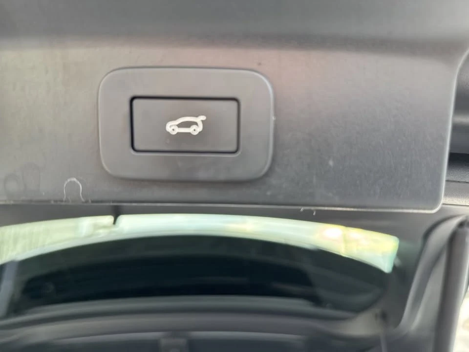 2024 Jaguar F-Pace - Image 15 of 15