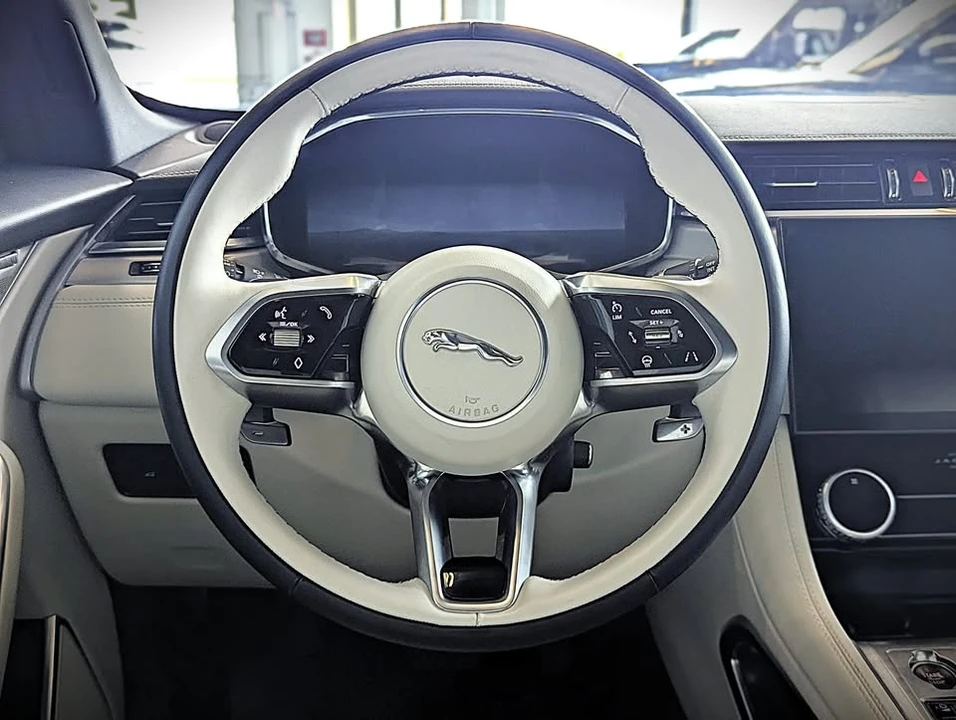 2024 Jaguar F-Pace - Image 12 of 20