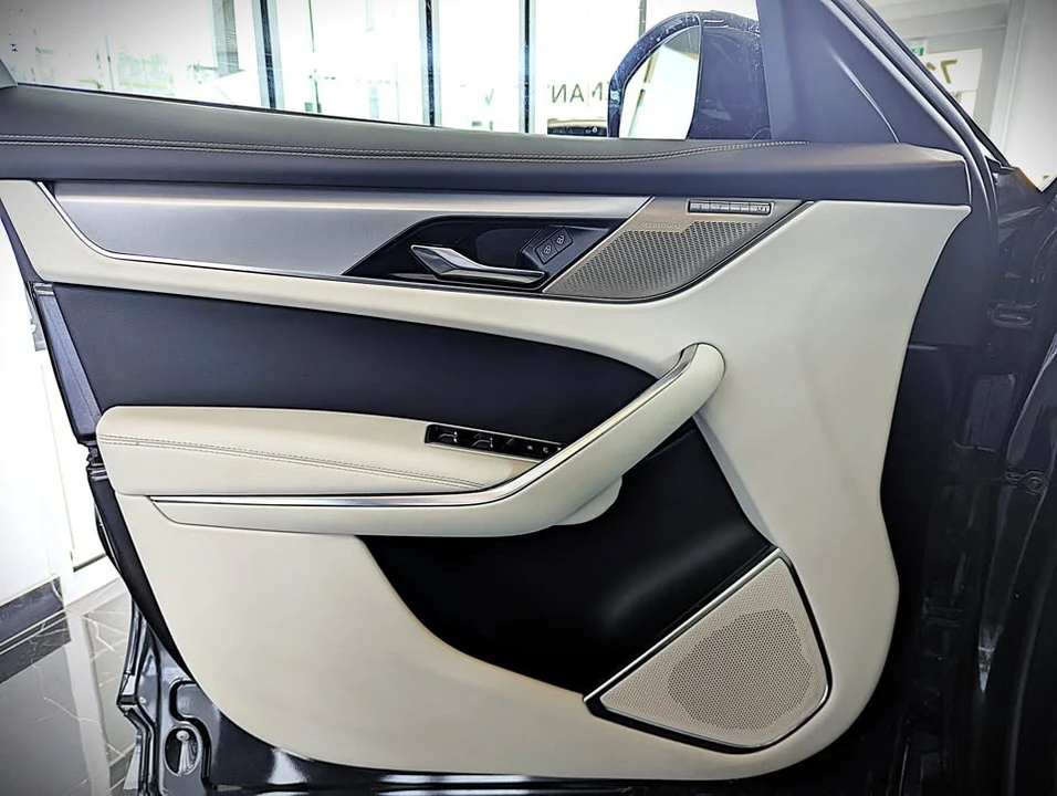2024 Jaguar F-Pace - Image 9 of 20