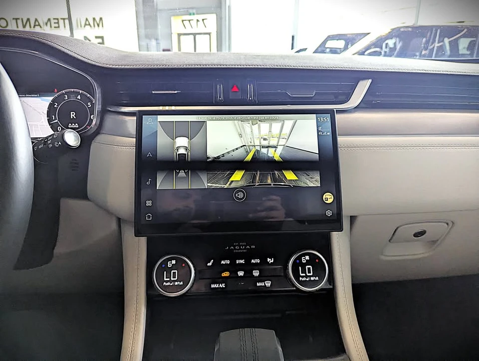 2024 Jaguar F-Pace - Image 15 of 20