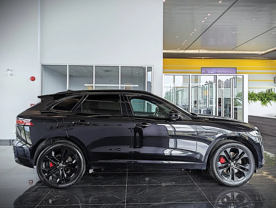 2024 Jaguar F-Pace - Image 5 of 20