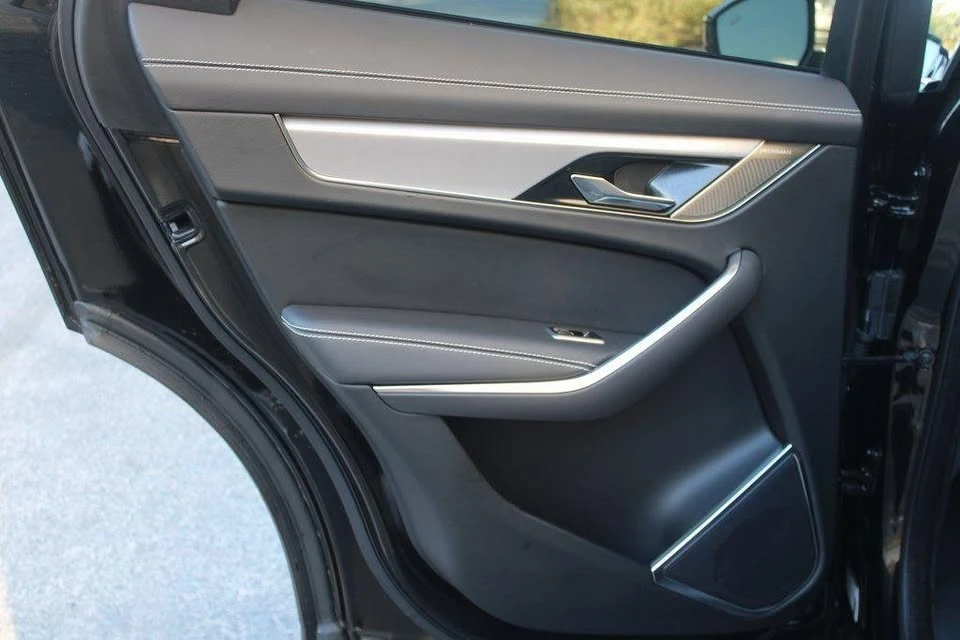 2024 Jaguar F-Pace - Image 17 of 20
