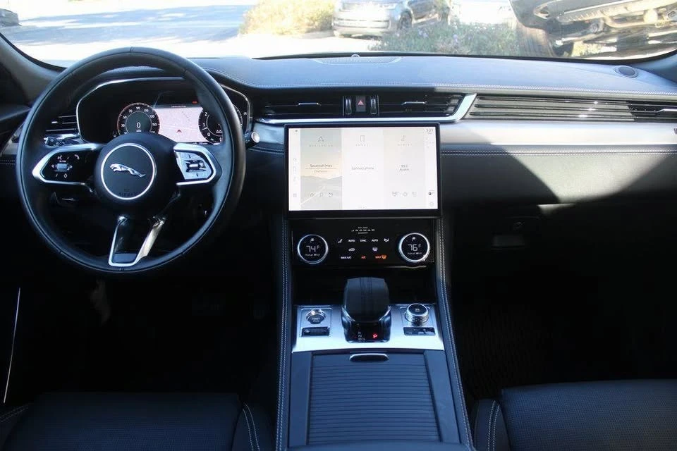 2024 Jaguar F-Pace - Image 15 of 20