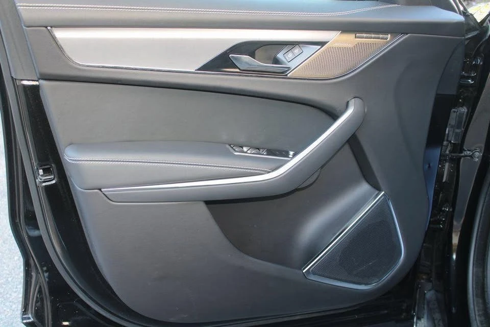 2024 Jaguar F-Pace - Image 7 of 20