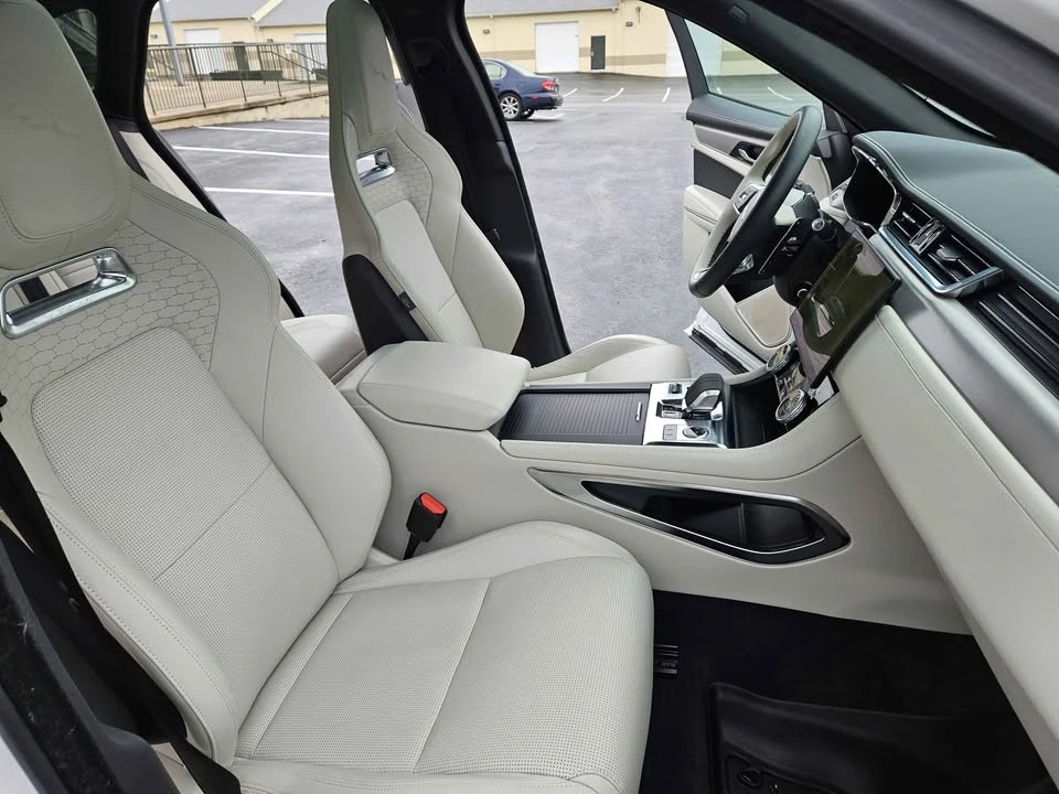 2024 Jaguar F-Pace - Image 12 of 19