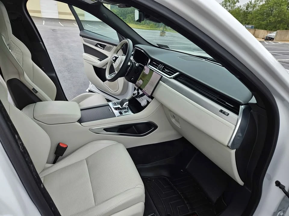 2024 Jaguar F-Pace - Image 13 of 19