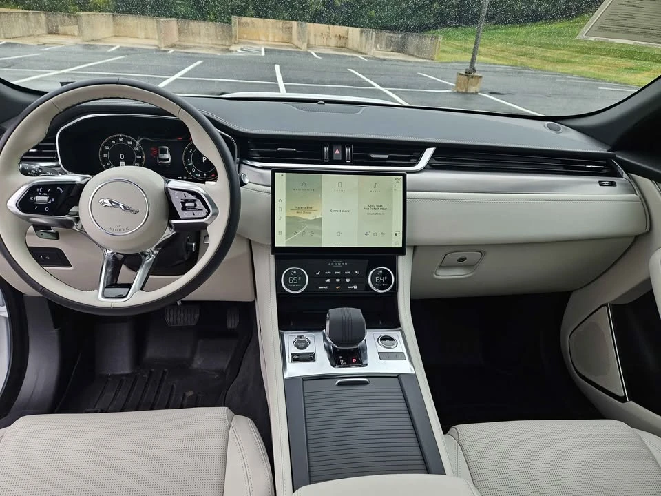 2024 Jaguar F-Pace - Image 14 of 19