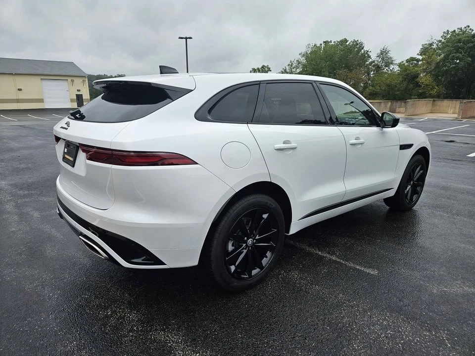 2024 Jaguar F-Pace - Image 3 of 19