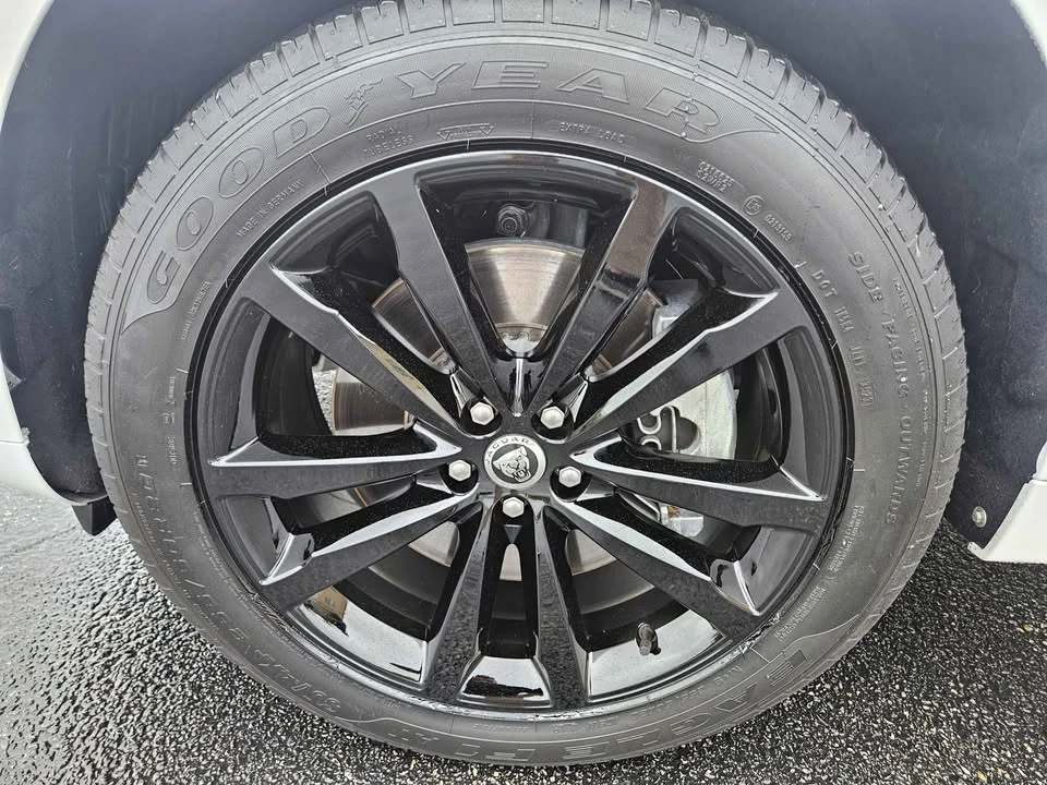 2024 Jaguar F-Pace - Image 9 of 19