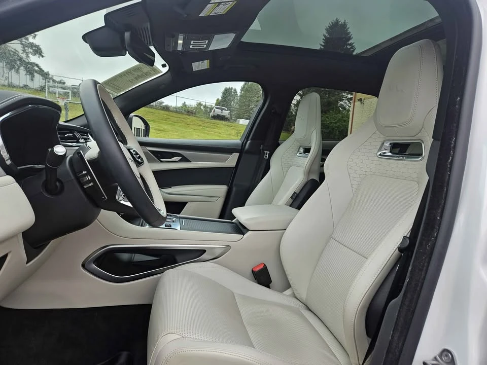 2024 Jaguar F-Pace - Image 11 of 19