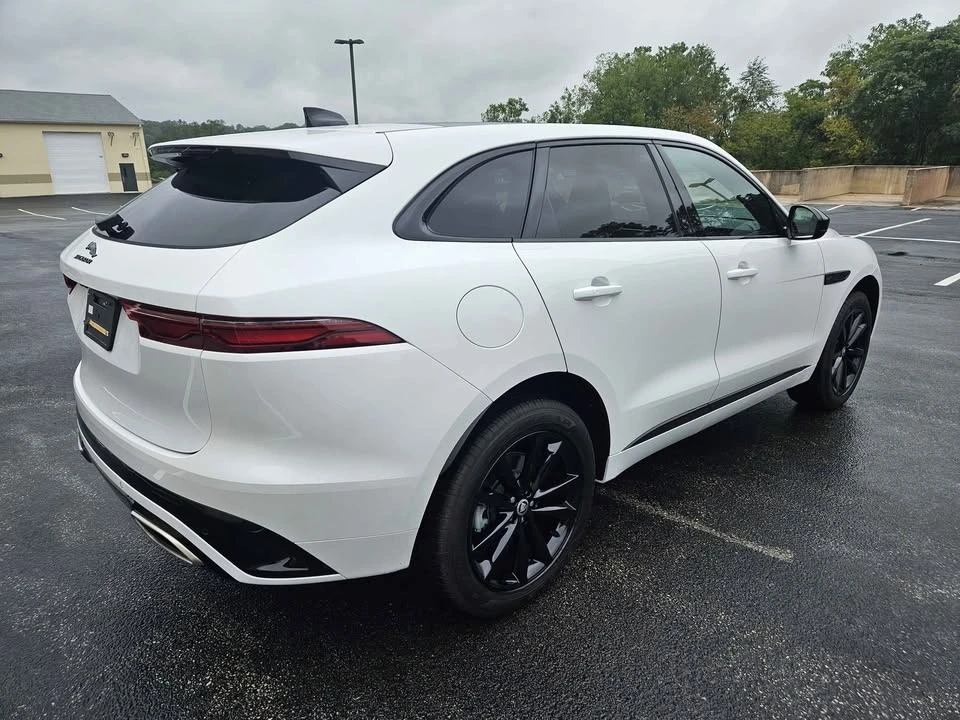 2024 Jaguar F-Pace - Image 4 of 19