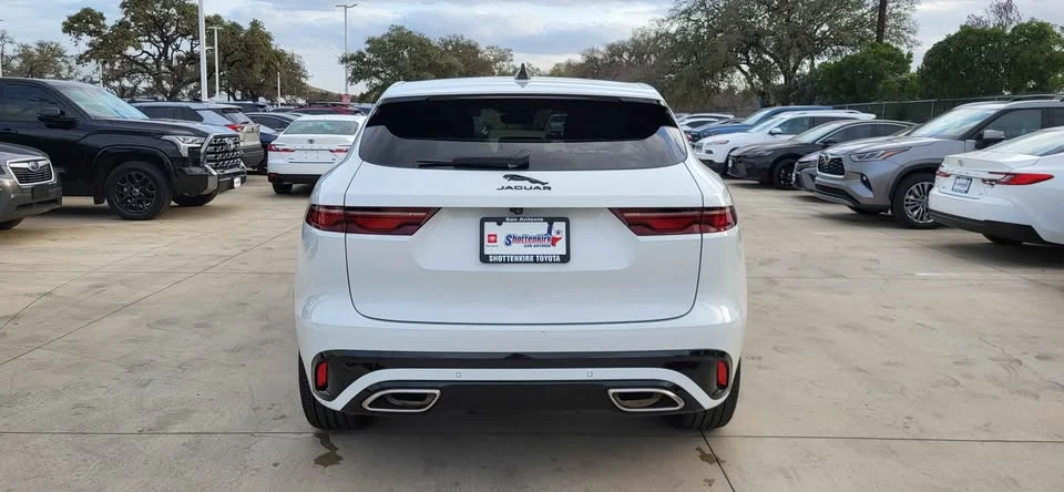 2024 Jaguar F-Pace - Image 4 of 19
