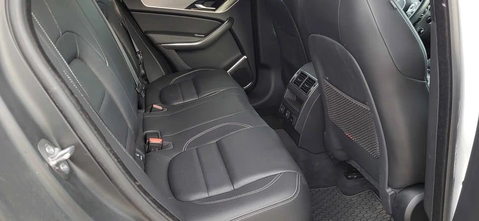 2024 Jaguar F-Pace - Image 15 of 19