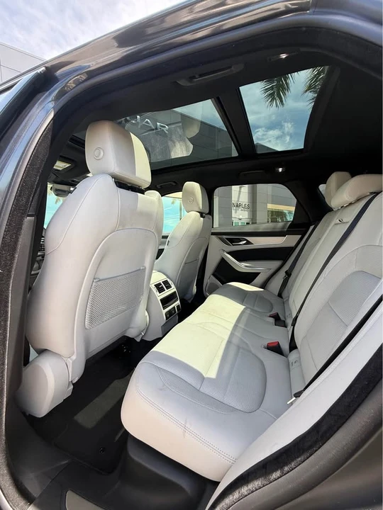 2024 Jaguar F-Pace - Image 16 of 18
