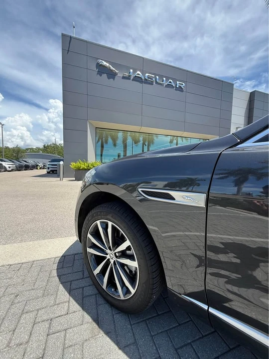 2024 Jaguar F-Pace - Image 3 of 18