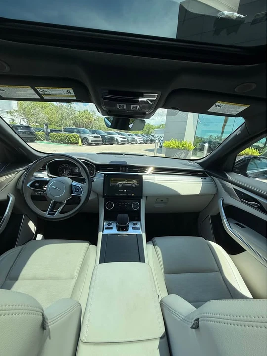 2024 Jaguar F-Pace - Image 8 of 18