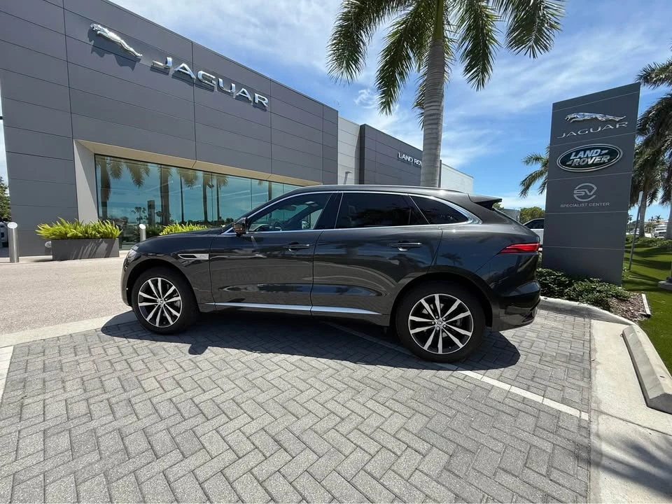 2024 Jaguar F-Pace - Image 5 of 18