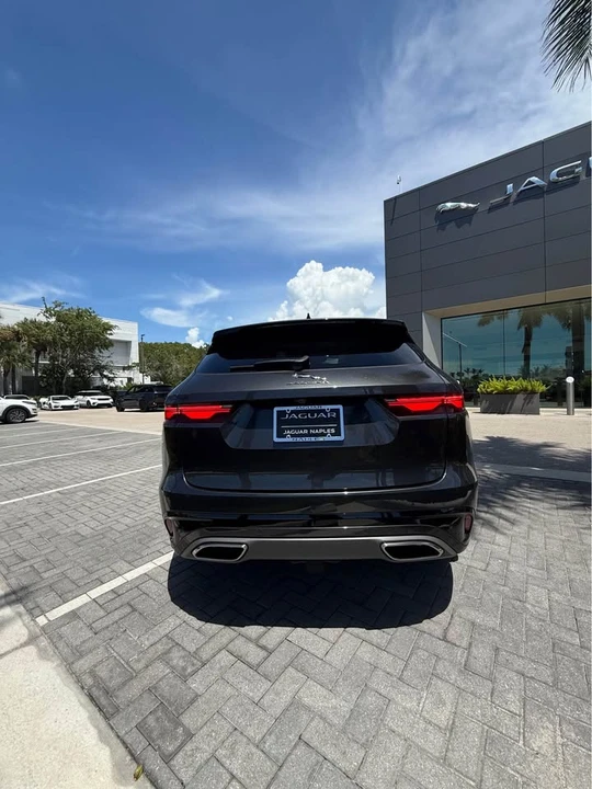 2024 Jaguar F-Pace - Image 4 of 18